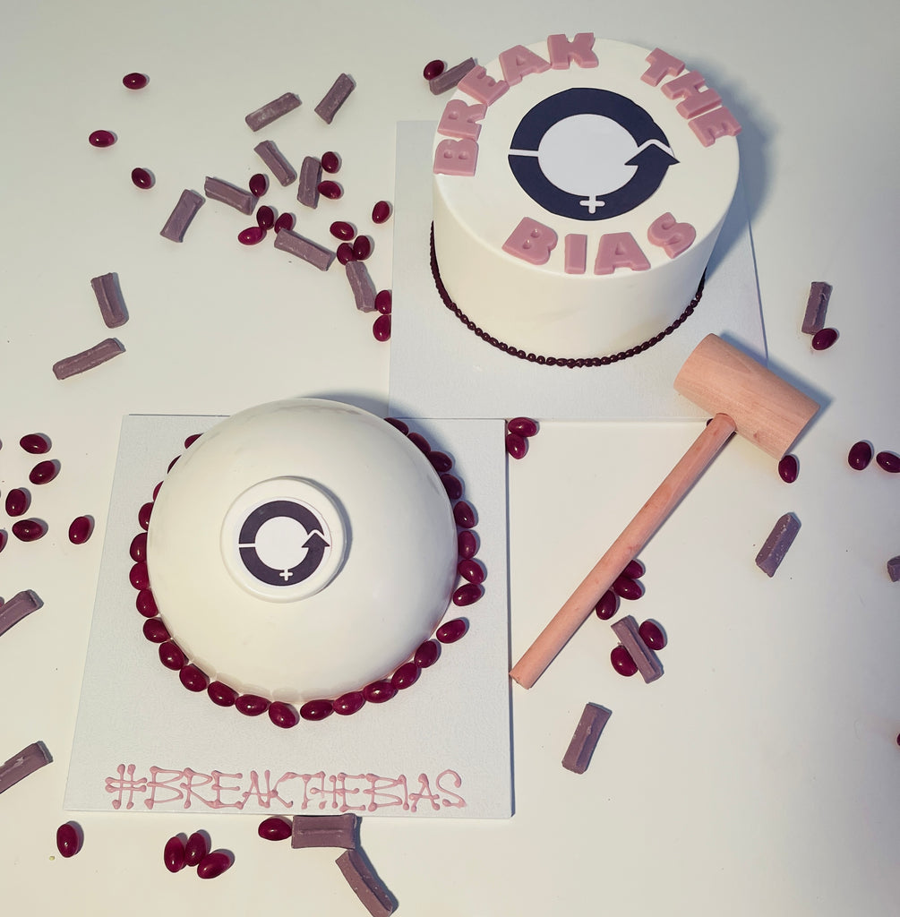 Sweet Success: Elevate Your Corporate Gifting with Customizable Chocolate Smash Cakes